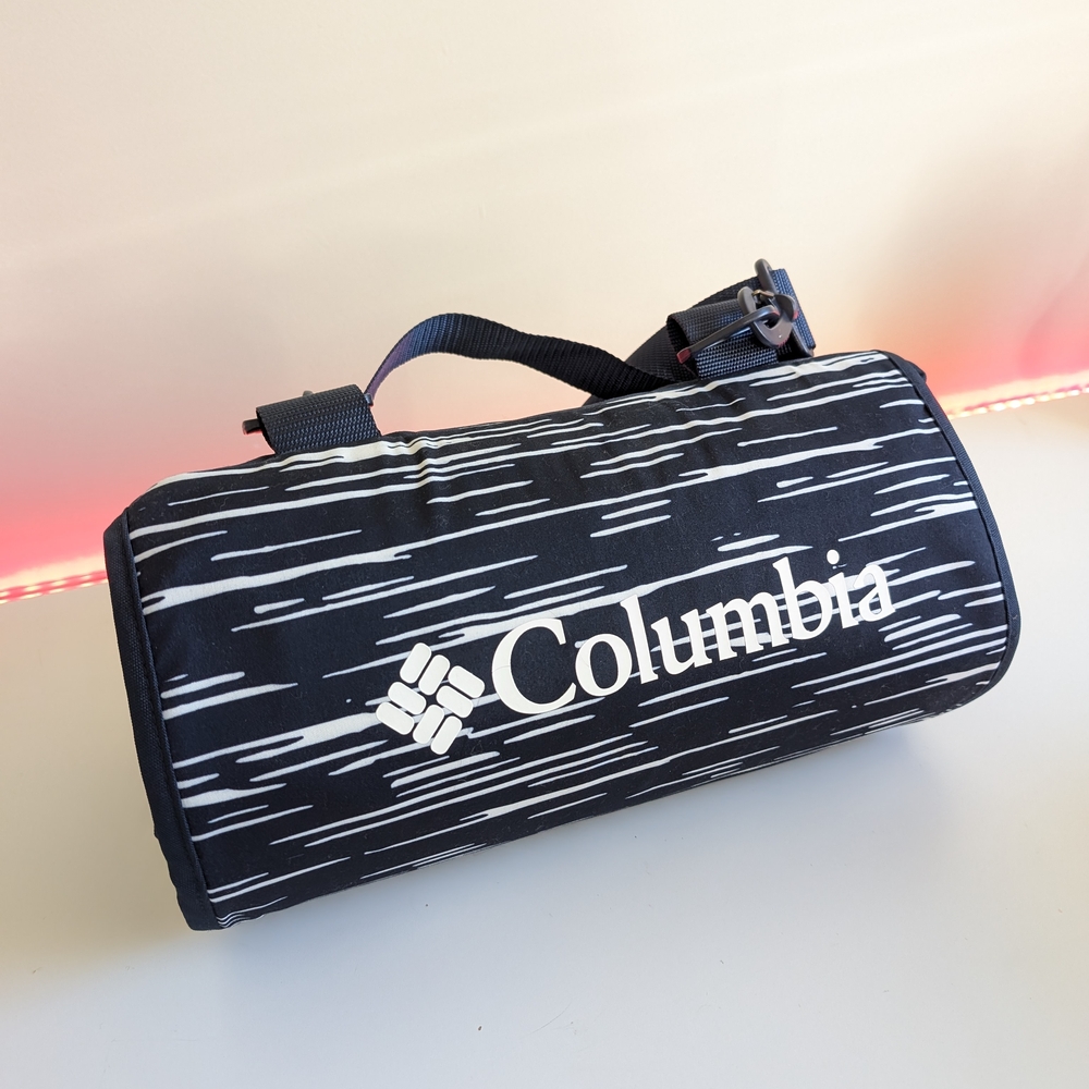Columbia Blue & White Waterproof Outdoor Blanket 72"x72" Duffel Style – Like New